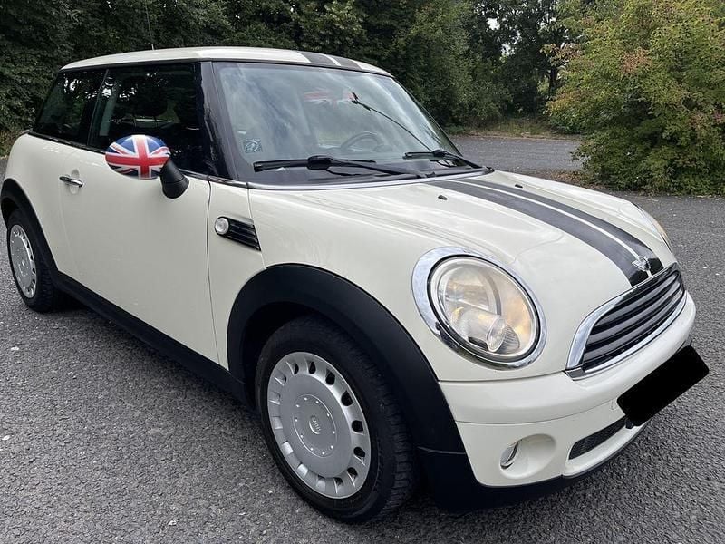 Weiß Gebraucht 2010 Mini ONE Kleinwagen | 4.600 € (Fairer Preis) - Bild 1/4