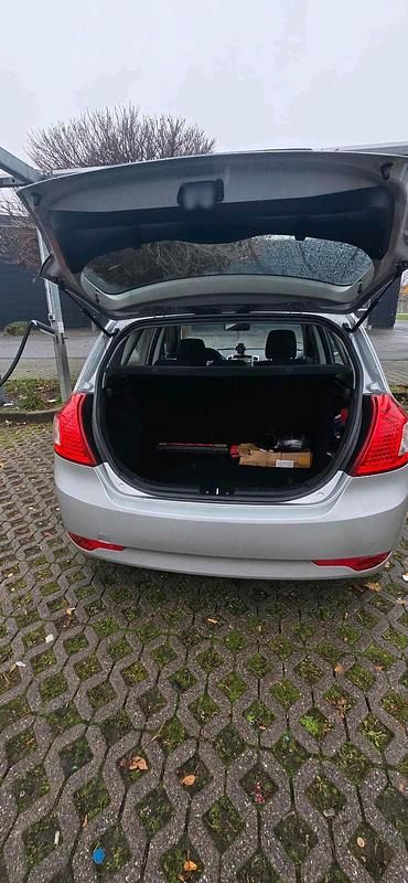 Gebraucht Kia Ceed 90 PS (66 kW) 2010 Grau Kleinwagen