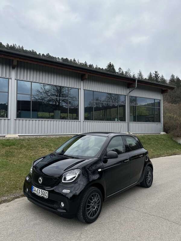 Schwarz Gebraucht 2018 Smart ForFour Basis Kleinwagen | 11.600 € (Fairer Preis) - Bild 1/4
