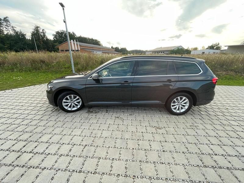 Gebraucht VW Passat Business 150 PS (110 kW) 2019 Grau Kombi