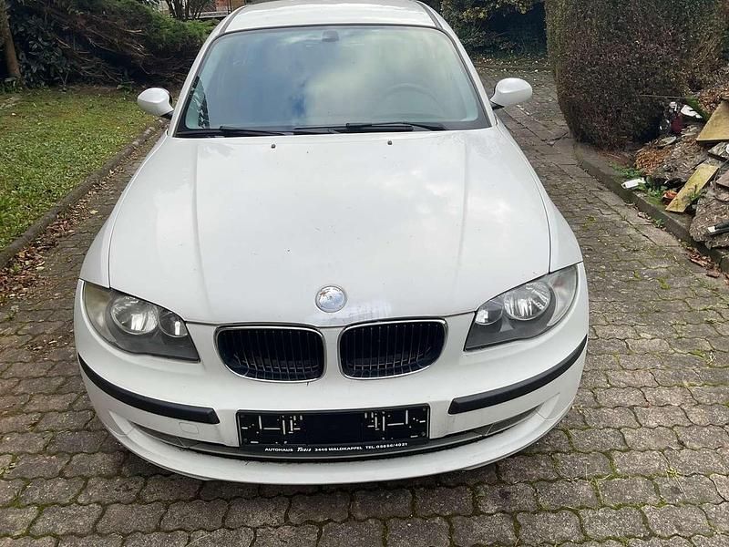 Weiß Gebraucht 2007 BMW 116 Kleinwagen | 849 € (Superpreis) - Bild 1/4
