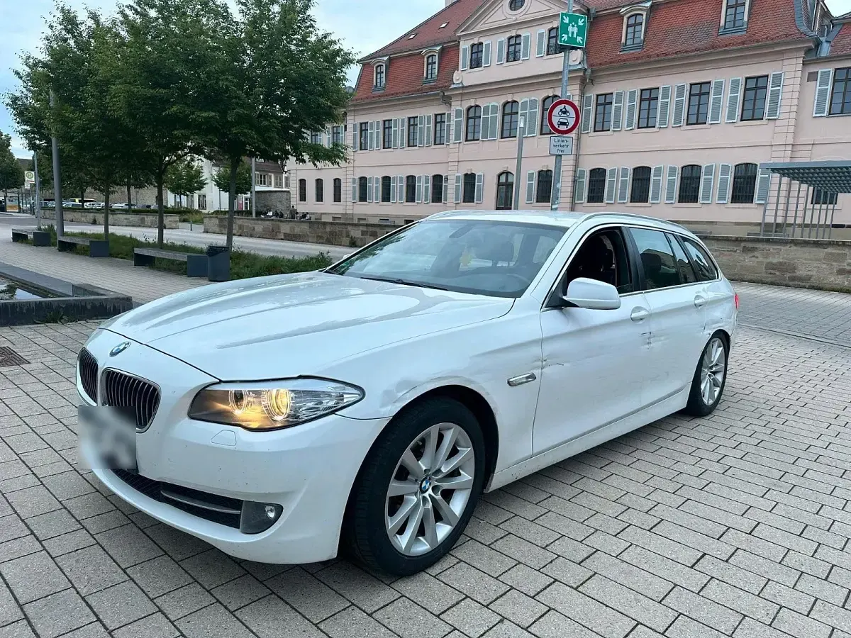 Gebraucht BMW 520 184 PS (135 kW) 2011 Weiß Kombi