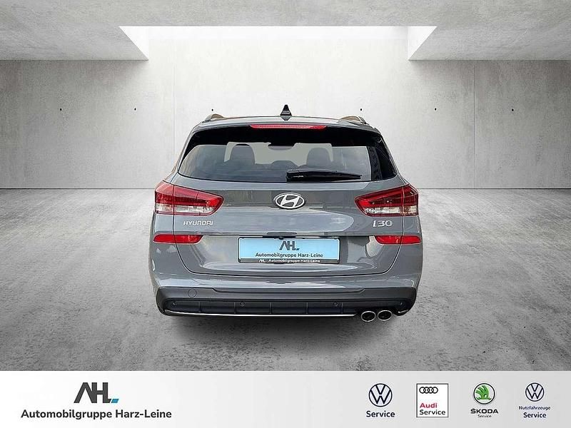 Neu Hyundai i30 N Line 140 PS (102 kW) 2025 Grau Kombi
