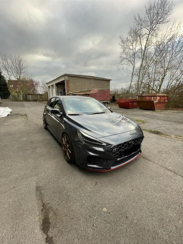 Grau Gebraucht 2021 Hyundai i30 Limousine | 28.450 € (Fairer Preis) - Bild 1/4