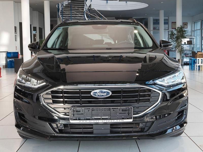 Gebraucht Ford Focus Cool & Connect 125 PS (91 kW) 2022 Schwarz Limousine