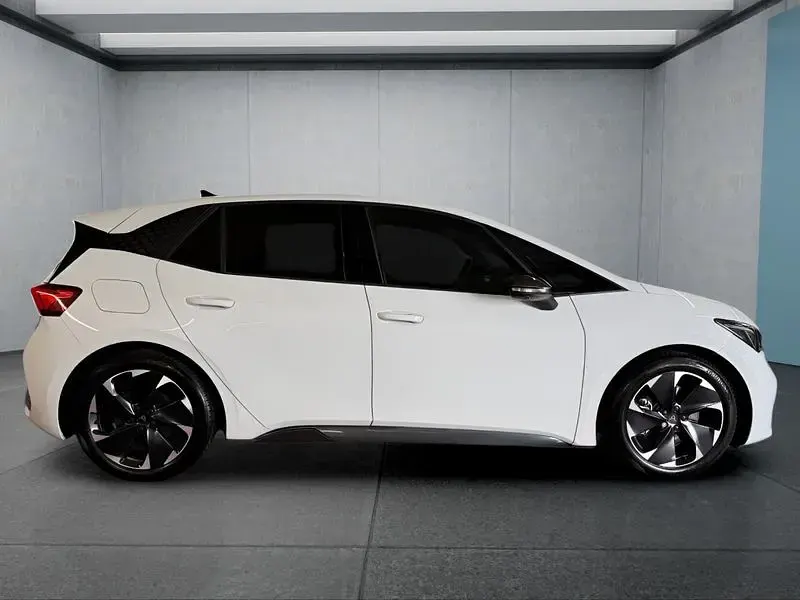Usata Cupra Born e-Boost 169 kW (231 CV) 2025 Bianco Utilitaria