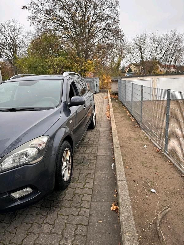 Gebraucht Kia Ceed 116 PS (85 kW) 2011 Grau Kleinwagen