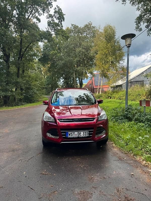Gebraucht Ford Kuga 150 PS (110 kW) 2015 Rot SUV