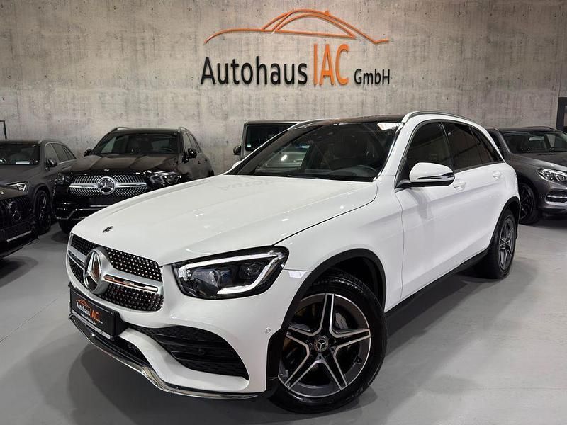 Weiß Gebraucht 2020 Mercedes GLC220 SUV | 37.900 € (Etwas zu teuer) - Bild 1/4