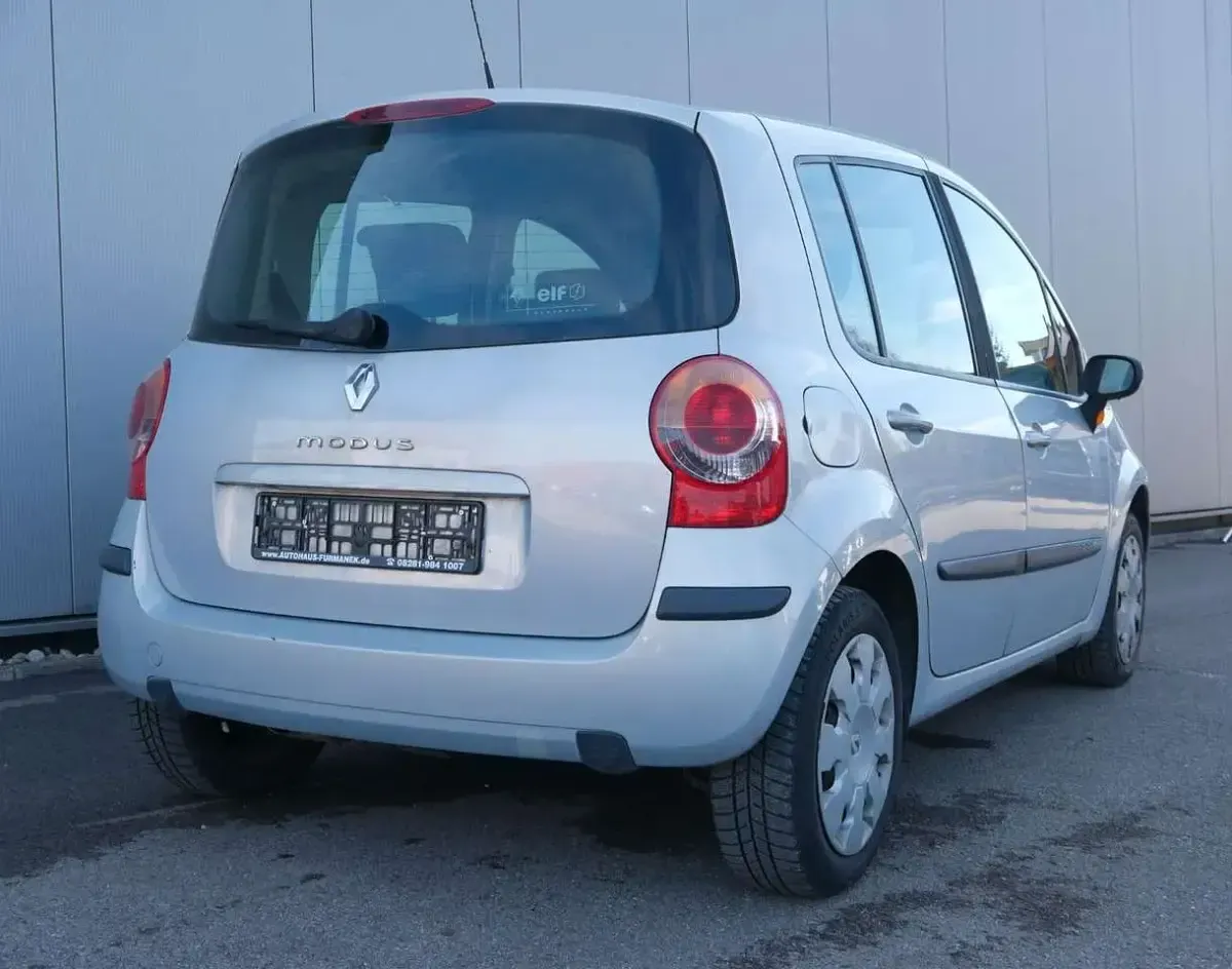 Używany Renault Modus Dynamique 88 KM (64 kW) 2007 Szary Minivan