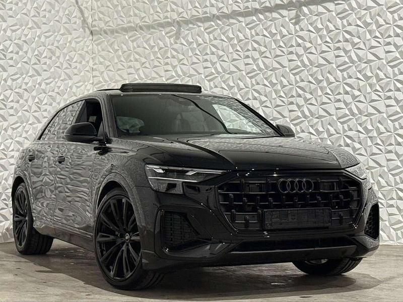 Schwarz Gebraucht 2024 Audi Q8 SUV | 67.900 € - Bild 1/4