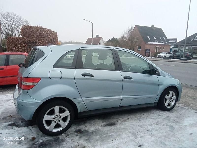Gebraucht Mercedes B200 136 PS (100 kW) 2005 Blau Van / Kleinbus