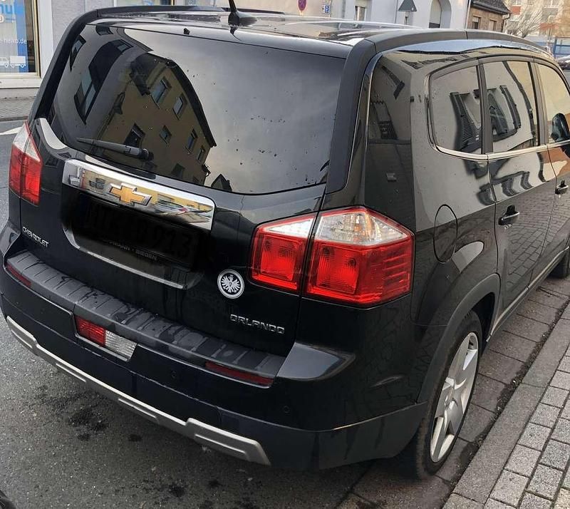 Gebraucht Chevrolet Orlando LS 141 PS (103 kW) 2013 Schwarz Van / Kleinbus