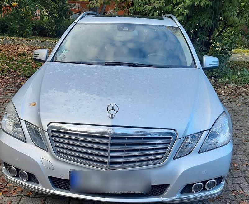 Gebraucht Mercedes E220 Elegance 170 PS (125 kW) 2011 Silber Kombi