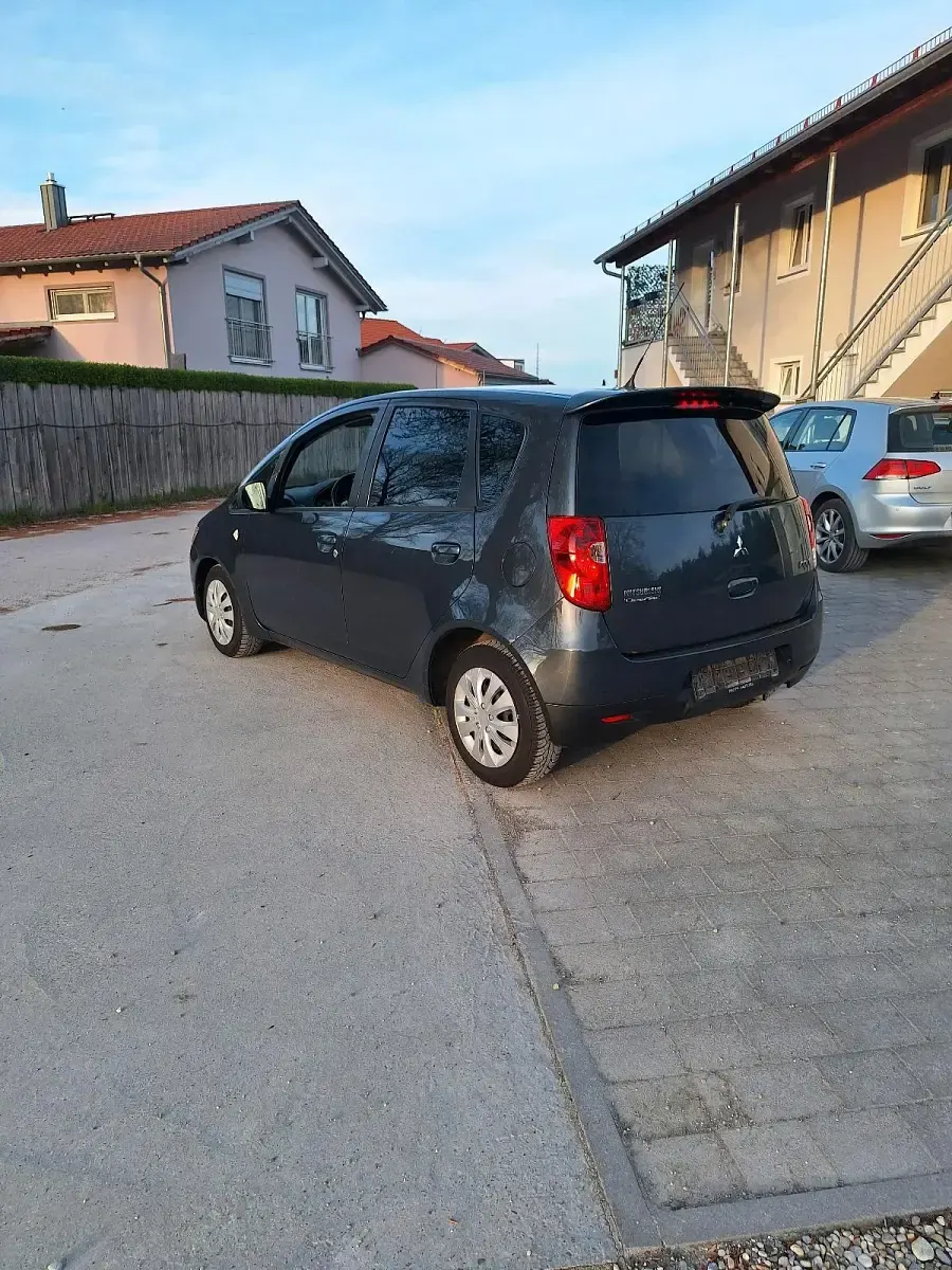Gebraucht Mitsubishi Colt 95 PS (69 kW) 2009 Schwarz Kleinwagen