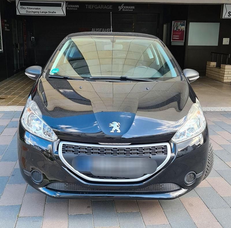 Schwarz Gebraucht 2013 Peugeot 208 Access Kleinwagen | 3.900 € (Fairer Preis) - Bild 1/4