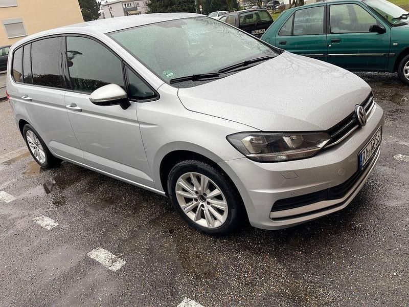 Gebraucht VW Touran Comfortline 116 PS (85 kW) 2017 Silber Van / Kleinbus