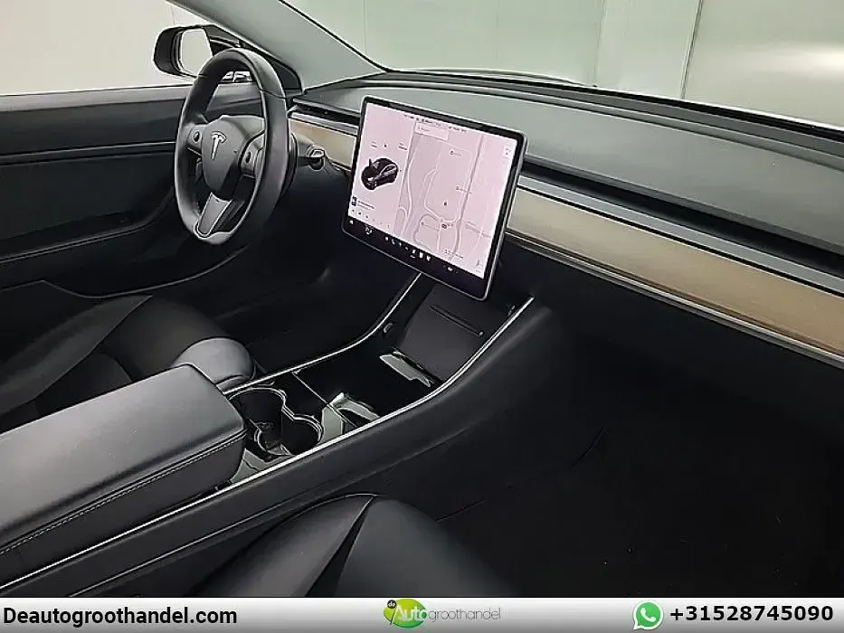 Used Tesla Model 3 Standard Range 175 kW (238 HP) 2019 Black Sedan