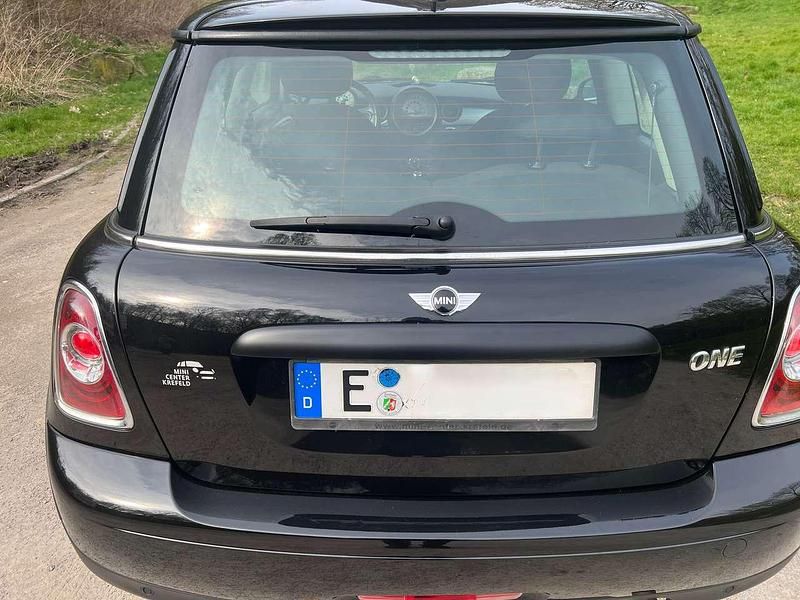 Gebraucht Mini ONE 75 PS (55 kW) 2010 Schwarz Kleinwagen