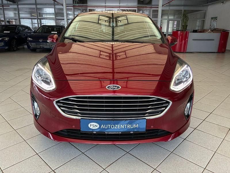 Gebraucht Ford Fiesta Titanium 101 PS (74 kW) 2018 Rot Kleinwagen