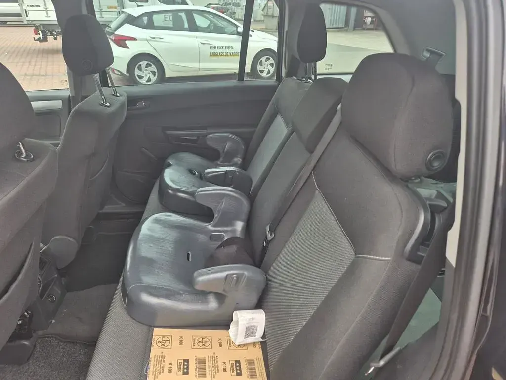 Gebraucht Opel Zafira Design Edition 125 PS (91 kW) 2011 Schwarz Van / Kleinbus