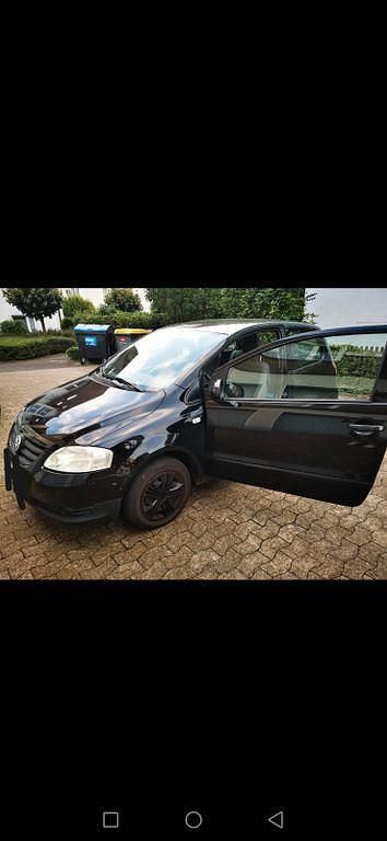 Gebraucht VW Fox 54 PS (39 kW) 2009 Schwarz Kleinwagen