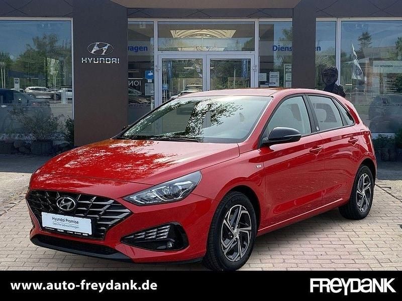 Engine red / sol Gebraucht 2021 Hyundai i30 Turbo Limousine | 15.999 € (Superpreis) - Bild 1/4