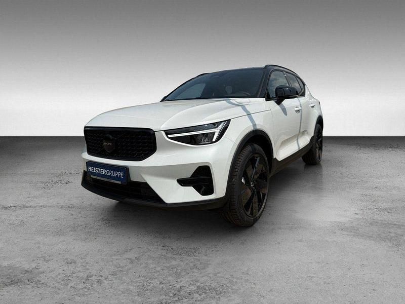 Neu Volvo XC40 Plus 163 PS (119 kW) 2026 Weiß SUV