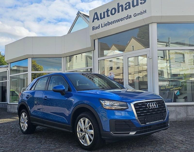 Blau Gebraucht 2018 Audi Q2 Basis SUV | 18.190 € (Guter Preis) - Bild 1/4