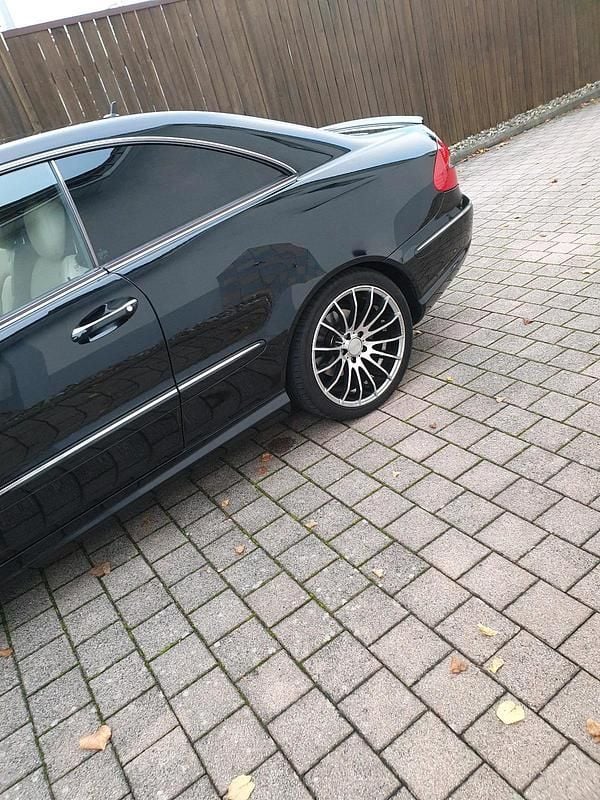 Gebraucht Mercedes CLK280 AMG 231 PS (169 kW) 2008 Schwarz Coupé