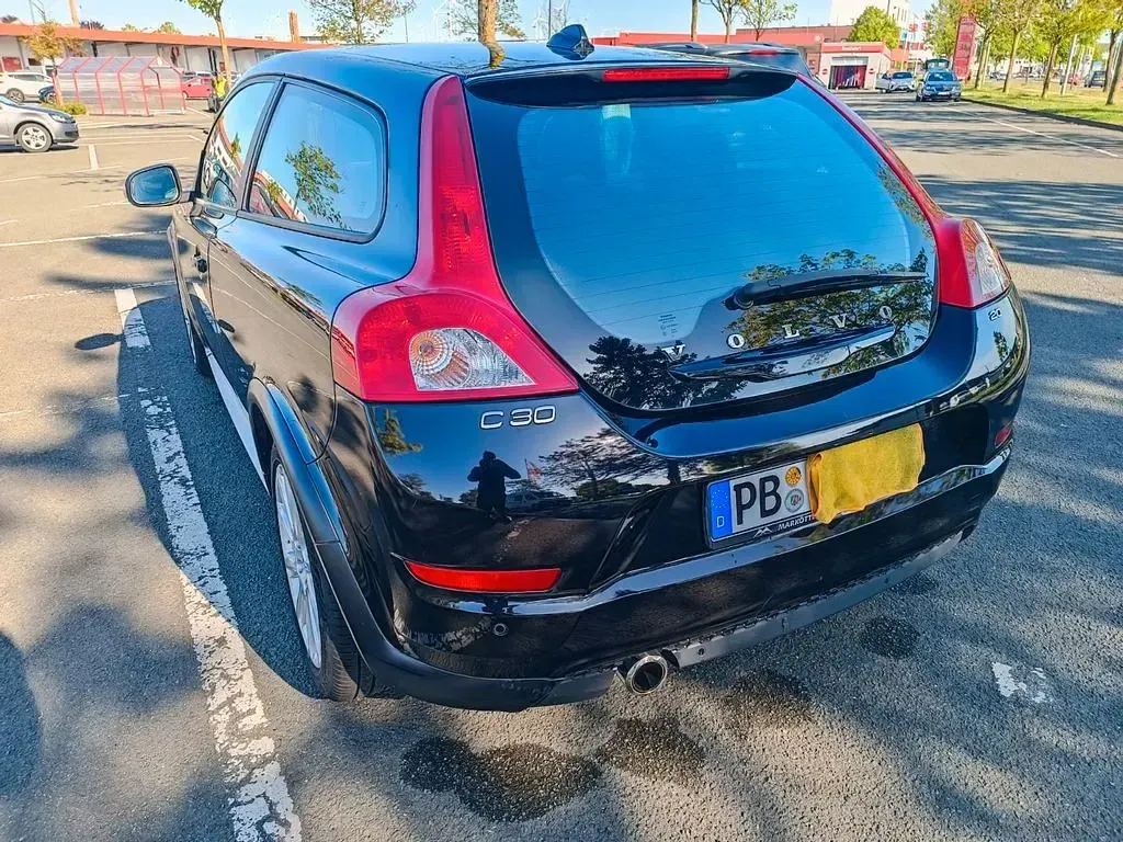 Gebraucht Volvo C30 Momentum 145 PS (106 kW) 2010 Schwarz Kleinwagen