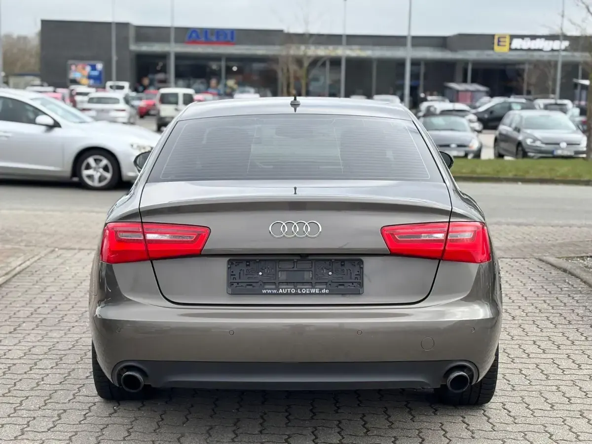 Gebraucht Audi A6 Sport 299 PS (219 kW) 2012 Grau Limousine