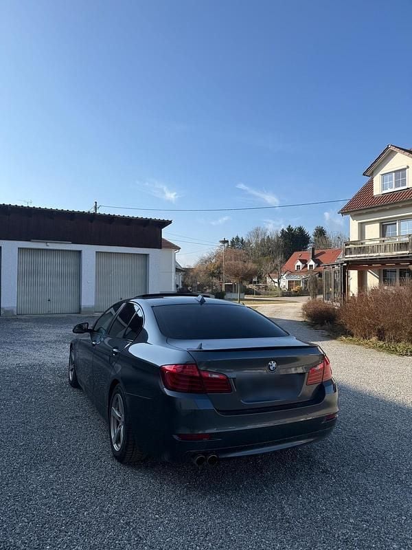 Gebraucht BMW 530 258 PS (189 kW) 2017 Grau Limousine