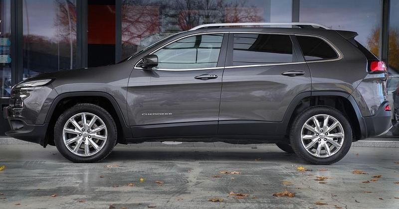 Gebraucht Jeep Cherokee Limited 140 PS (102 kW) 2014 Grau SUV