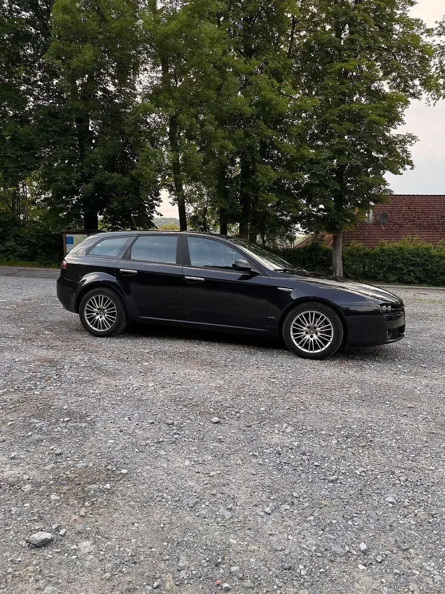 Gebraucht Alfa Romeo 159 136 PS (100 kW) 2012 Schwarz Kombi