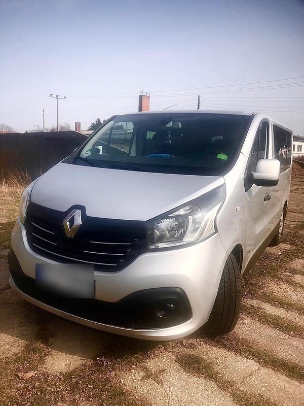 Gebraucht Renault Trafic 125 PS (91 kW) 2016 Silber Van / Kleinbus