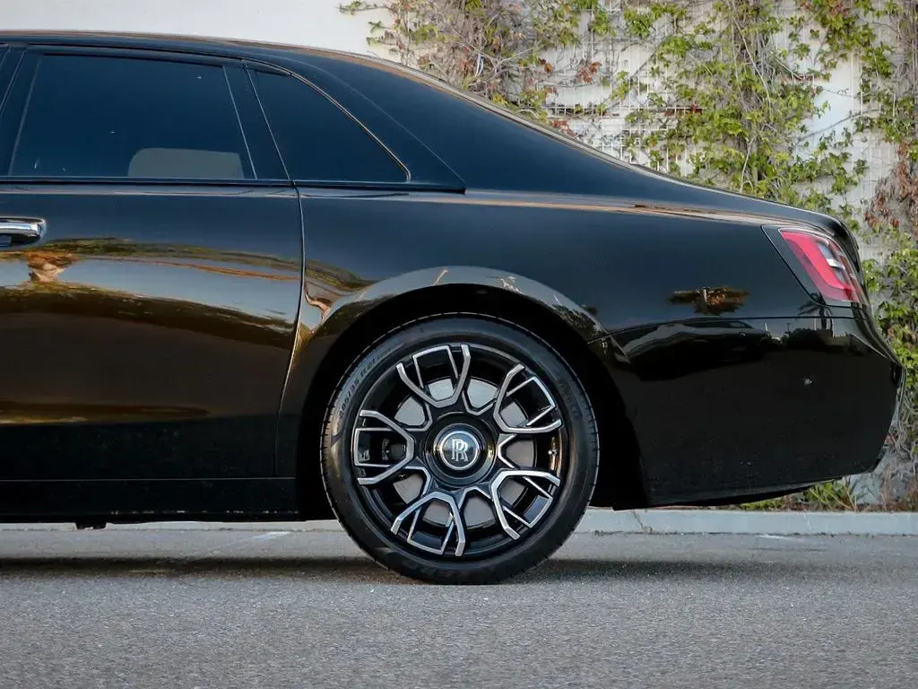 Gebraucht Rolls Royce Ghost 612 PS (450 kW) 2024 Schwarz Limousine