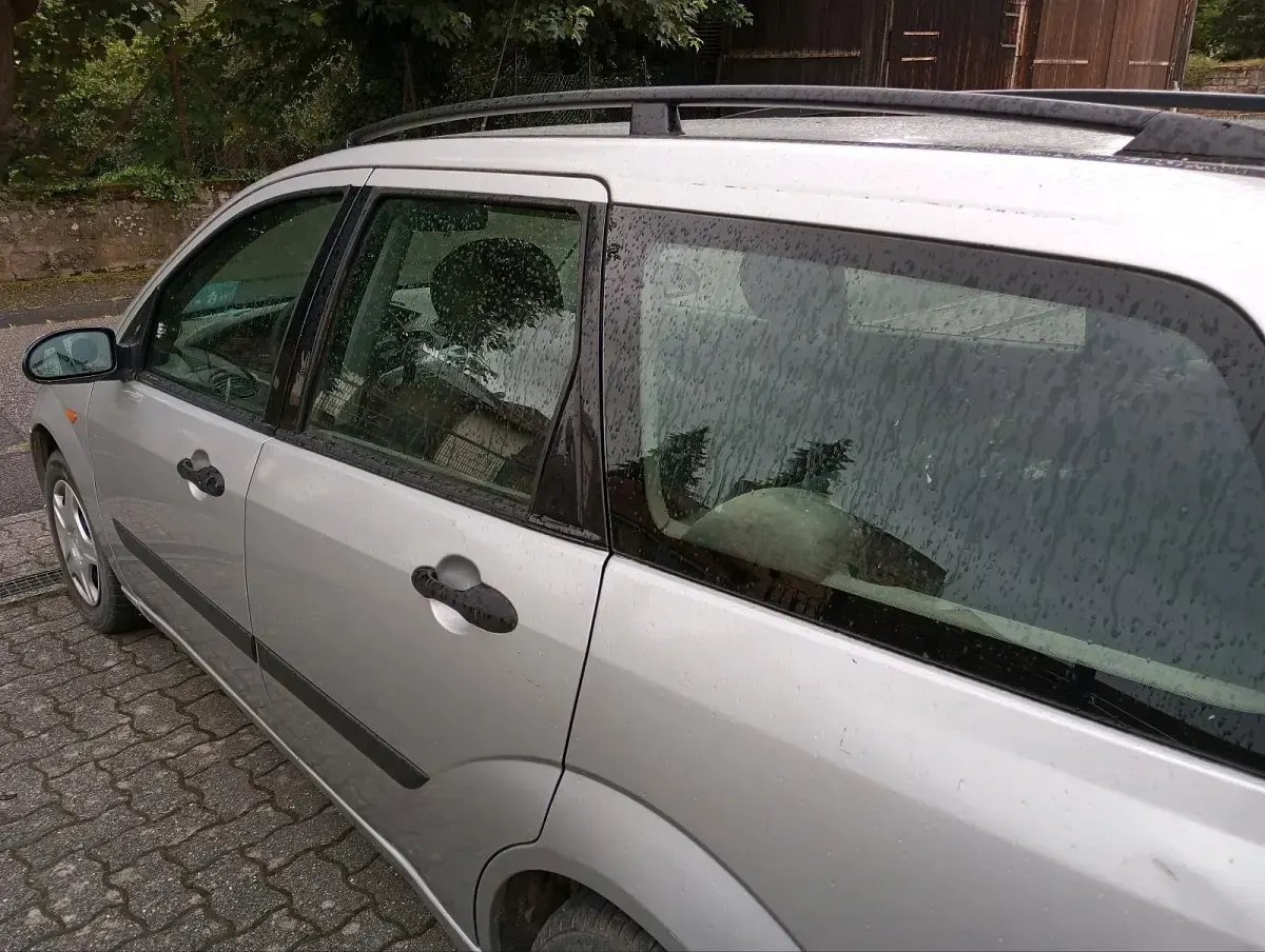 Używany Ford Focus 100 KM (73 kW) 2002 Srebrny Kombi