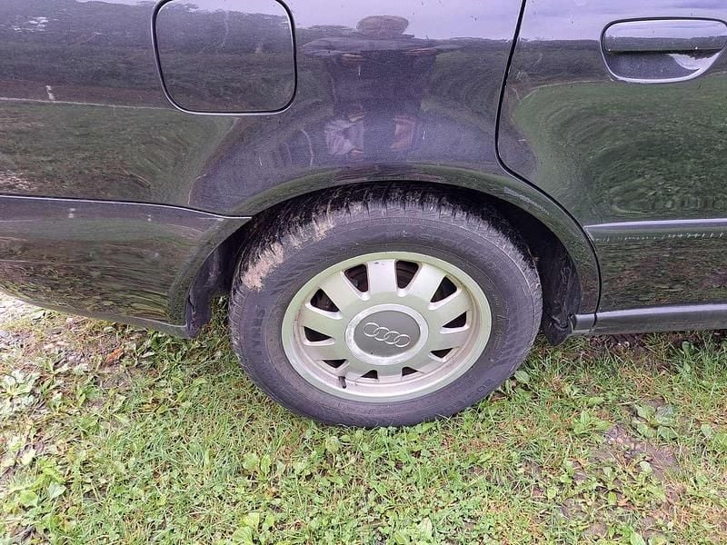 Gebraucht Audi A4 150 PS (110 kW) 2000 Schwarz Kombi