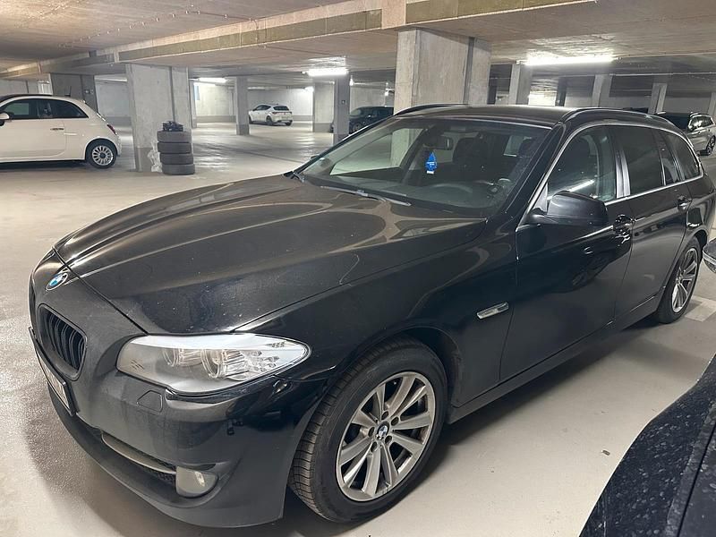 Gebraucht BMW 520 184 PS (135 kW) 2012 Schwarz Kombi