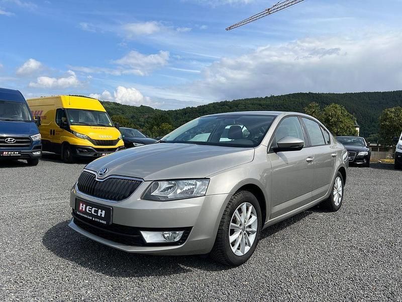 Beige Gebraucht 2015 Skoda Octavia Ambition Limousine | 5.850 € (Guter Preis) - Bild 1/4