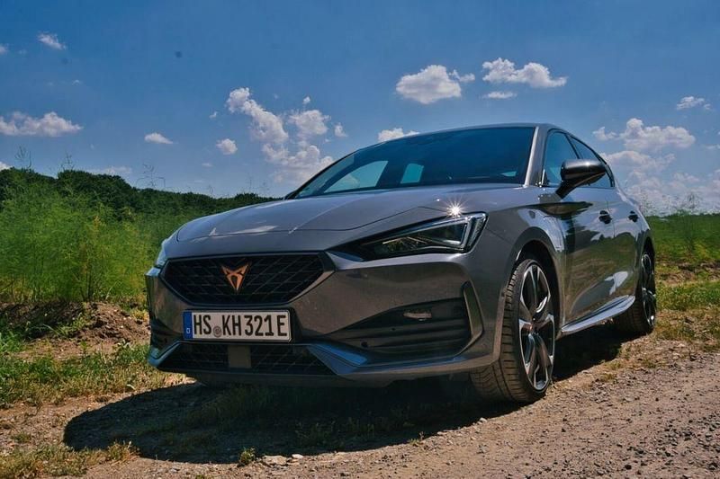 Grau Gebraucht 2020 Cupra Leon VZ Limousine | 26.000 € (Teuer) - Bild 1/4