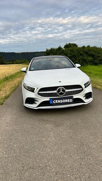 Weiß Gebraucht 2020 Mercedes A250 Limousine | 24.000 € (Fairer Preis) - Bild 1/4