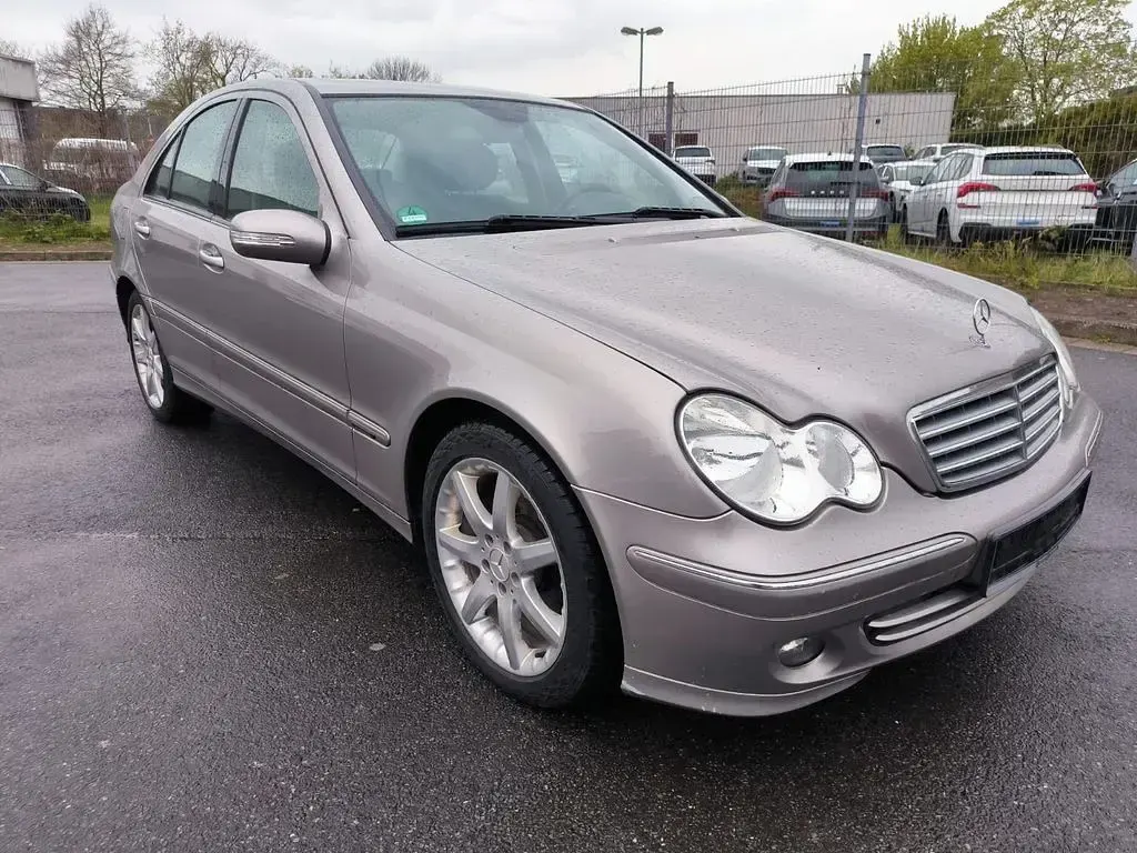 Gebraucht Mercedes C220 Elegance 150 PS (110 kW) 2006 Braun Limousine