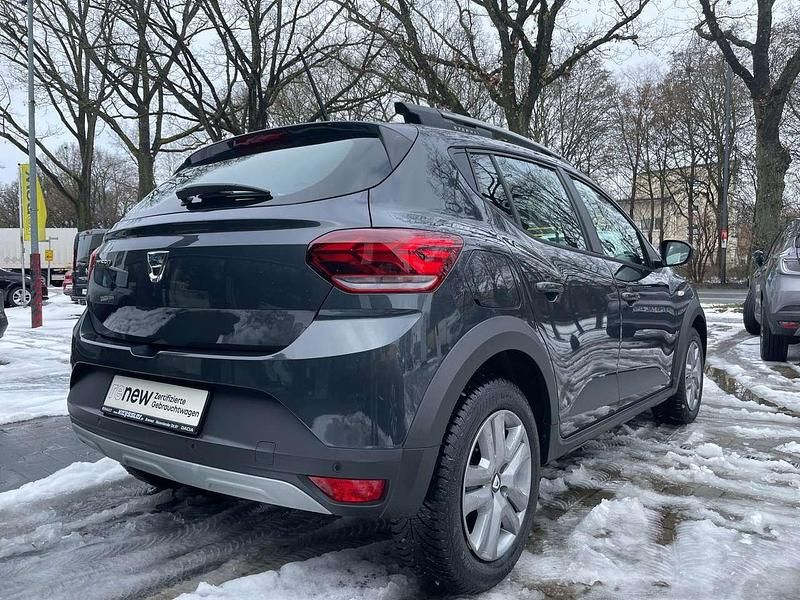 Gebraucht Dacia Sandero Comfort 101 PS (74 kW) 2022 Grau Kleinwagen