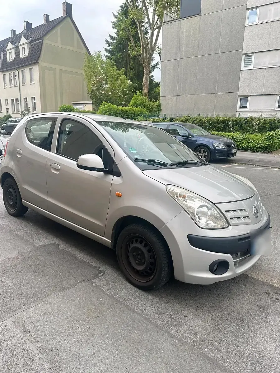 Gebraucht Nissan Pixo 68 PS (50 kW) 2009 Silber Kleinwagen