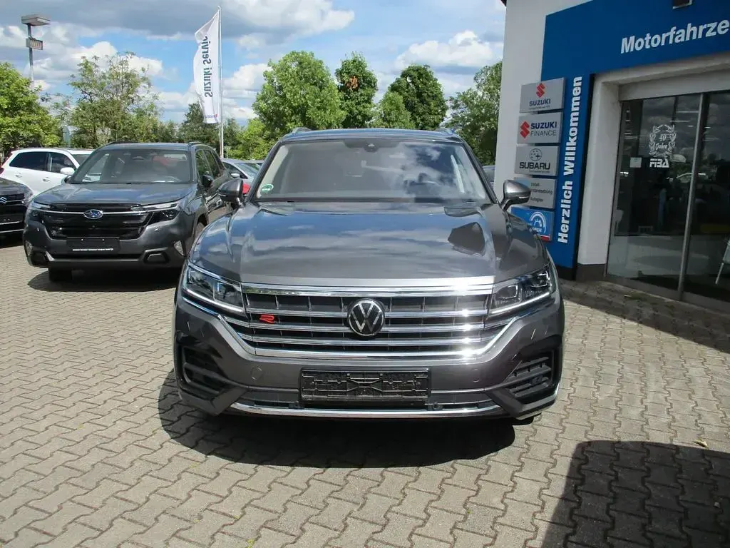 Gebraucht VW Touareg Elegance 231 PS (169 kW) 2022 Grau SUV
