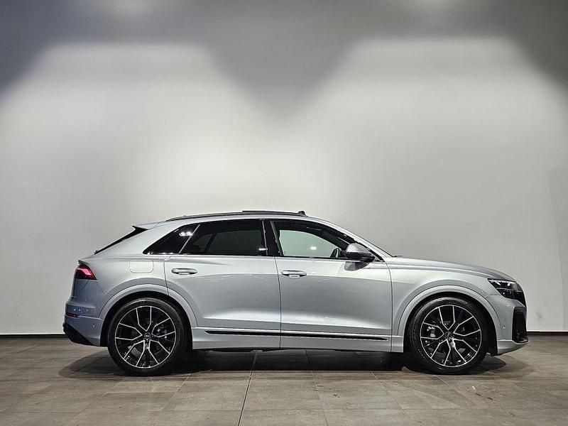 Gebraucht Audi Q8 286 PS (210 kW) 2025 Satellitsilber metall (metallic) SUV