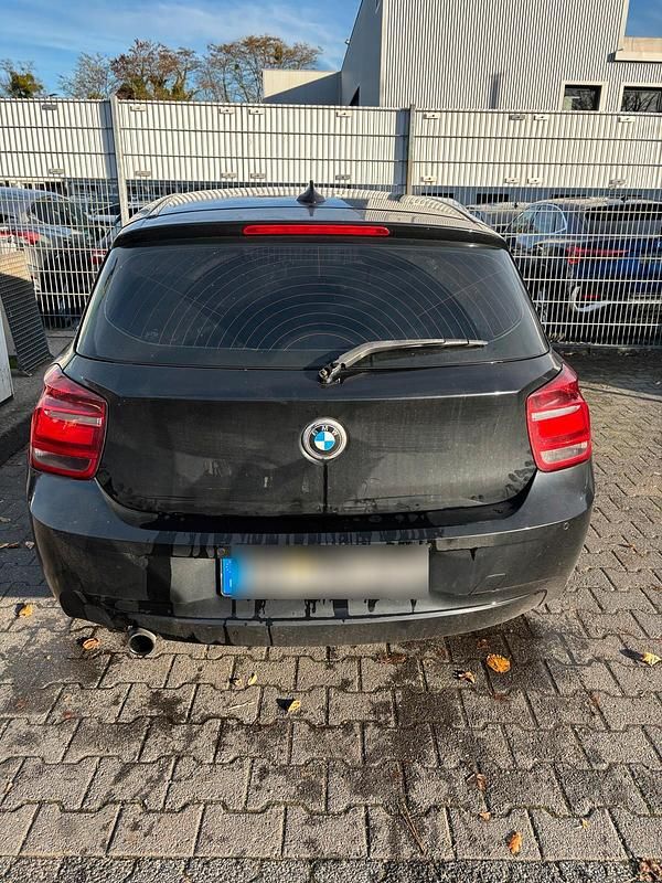 Schwarz Gebraucht 2012 BMW 116 Kleinwagen | 4.800 € (Superpreis) - Bild 1/4