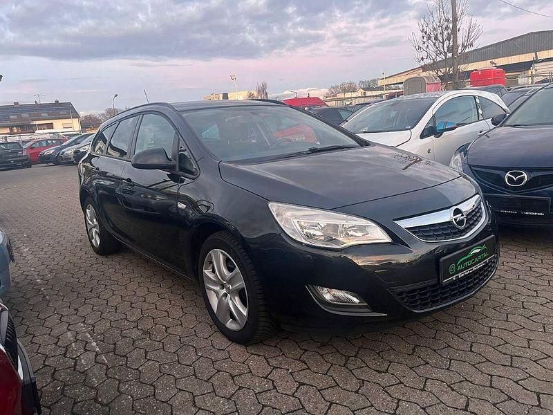 Gebraucht Opel Astra Design Edition 110 PS (80 kW) 2012 Schwarz Kombi